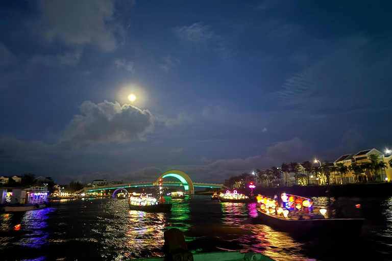 Hoi An: Passeio de barco ao pôr do sol no rio e passeio de barco com cestos