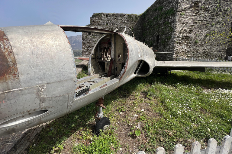 من تيرانا: بيرات، جيروكاستر، وكساميل، جولة لمدة يومين