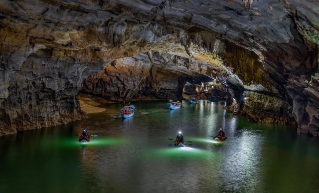 Visit Phong Nha Cave Expedition 4.5 Km By Kayak in Quang Binh, Vietnam