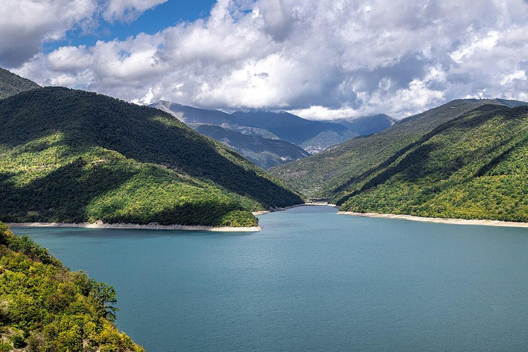 Tour di Kazbegi con una fantastica vista sulle montagne del Caucaso