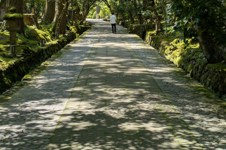 Vanuit Kanazawa: Natadera, ambachtsdorp en geishashow