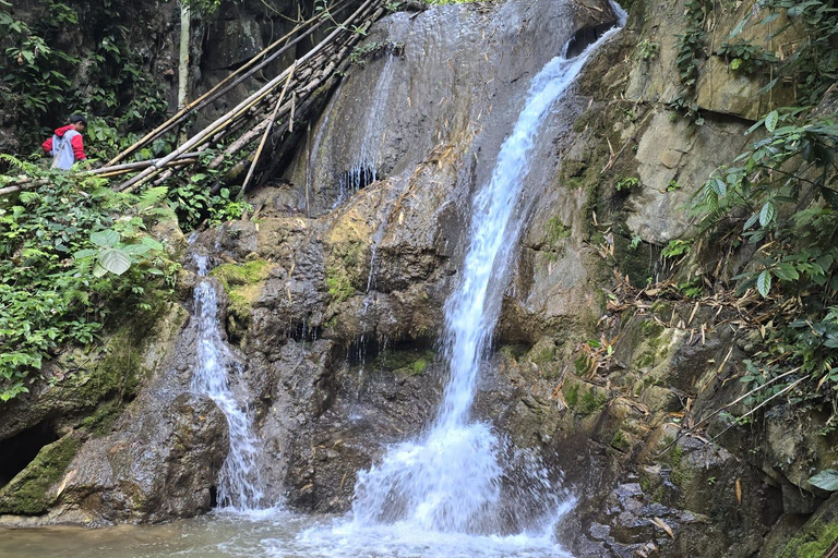 Nong Khiaw: 100 Waterfalls, Nam Ou & Khmu Village Day Tour