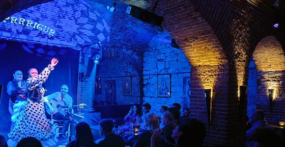 Barcelona: Exclusive Flamenco Show at El Paraigua with Drink