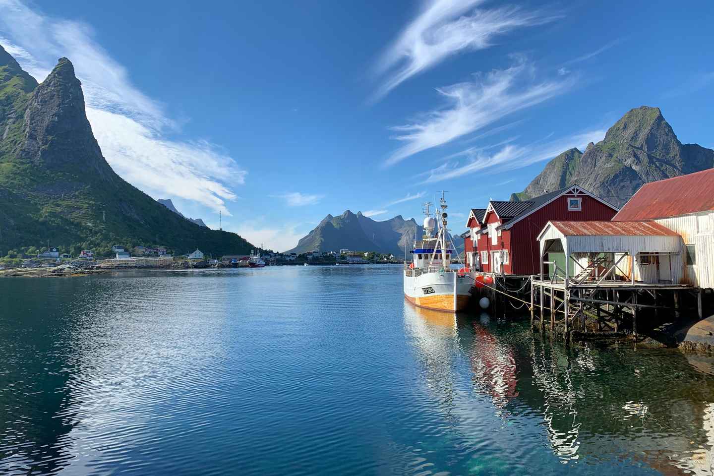 Leknes: 4 Hours Private Exclusive Car Sightseeing in Lofoten