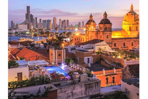 Cartagena bei Nacht: Historische Tour, typisches Abendessen + Süßigkeitenverkostung