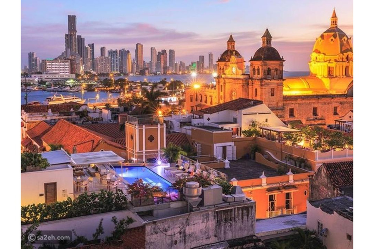 Cartagena bei Nacht: Historische Tour, typisches Abendessen + Süßigkeitenverkostung