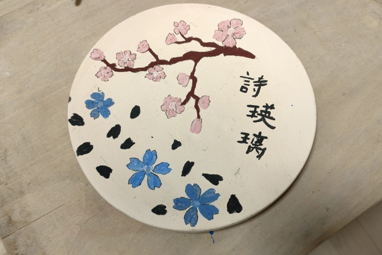 Prywatna sesja malarstwa ceramicznego w Osace