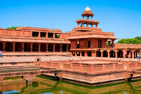 Delhi Agra Jaipur Transfer with Fatehpur Sikri & Stepwell