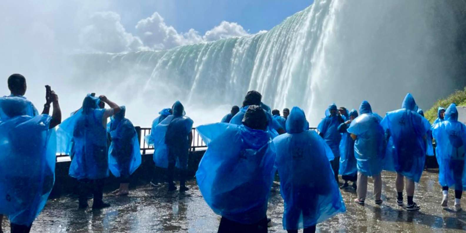 Toronto: Niagara Falls Day Tour + Boat & Behind Falls Entry — gallery image 3