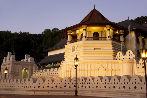 Colombo : Kandy 3 Days Tour with Ella Train Ride , 3*Hotels From Colombo: Kandy and Ella 3 Days Tour with Train Ride