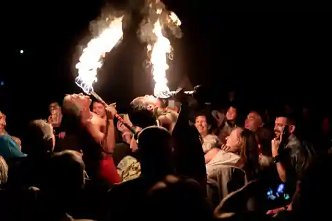 Kauai: Spettacolo del fuoco di Ahi Uila con opzione cena