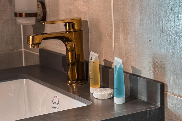 Wadi Rum: Desert Camp Tour With Jeep Safari And Star Gazing: