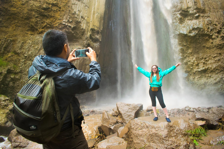 D&#039;Arequipa aux chutes d&#039;eau de Capua et aux sources d&#039;eau chaude de Yura