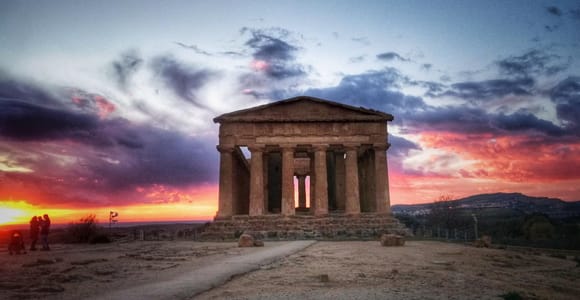 Tal der Tempel bei Sonnenuntergang und Weinverkostung am Abend