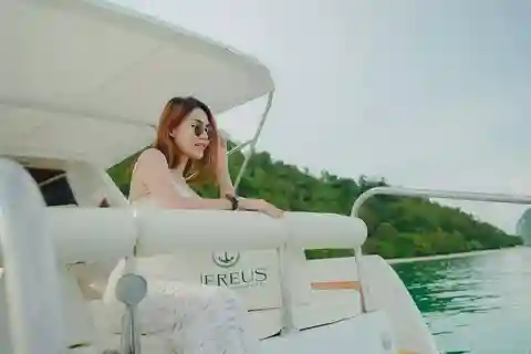 4 Islands Afternoon-Sunset Trip by Luxury Speed Boat
