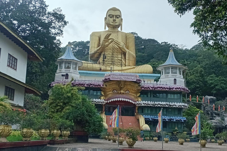 Kandy: City Tour – Immerse yourself in Kandy's rich history