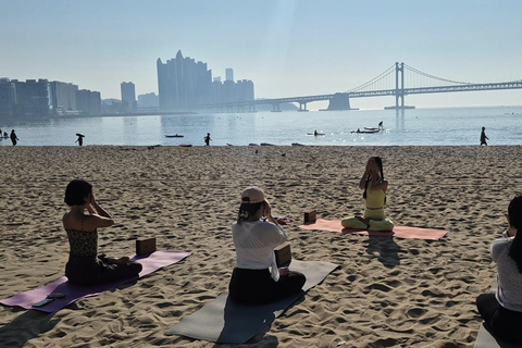 Busan: Gwangalli Beach Morning Wellness Yoga Experience
