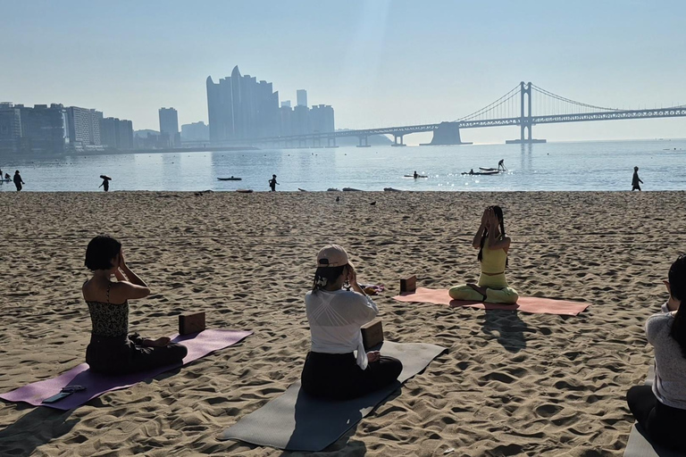 Busan: Gwangalli Beach Morning Wellness Yoga Experience
