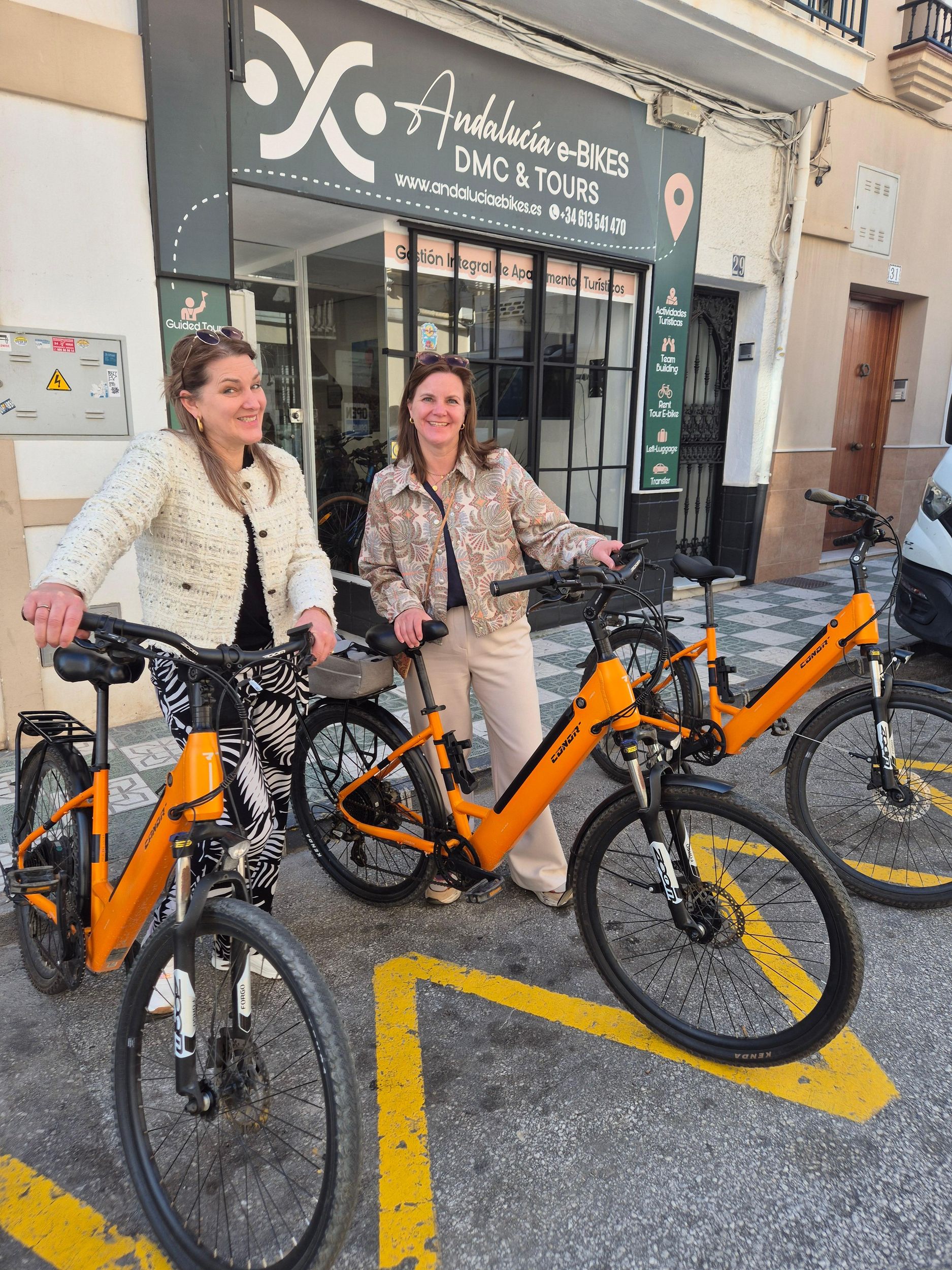 Nerja: Frigiliana E-Bike-Tour mit Freizeit