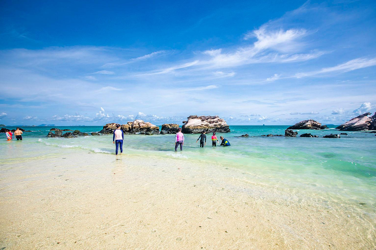 Phuket : Excursion d'une journée dans la baie de Maya, les îles Phi Phi, Green et Khai