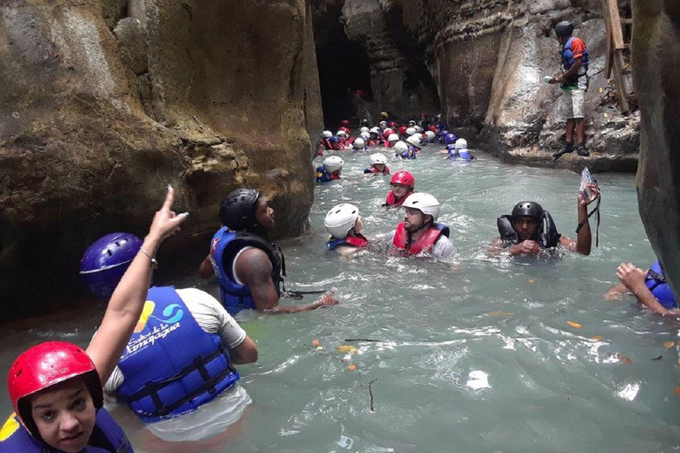 Puerto Plata: Damajagua Waterfalls & Monkeyland Tour