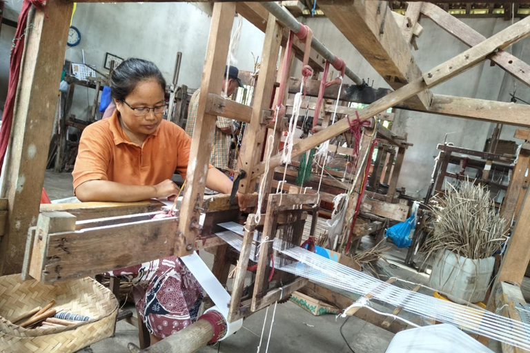 Yogyakarta: Kulon Progo Village Cycling Tour with Snacks