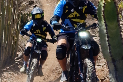 Maspalomas: begeleide offroad-tour op elektrische enduromotorenMaspalomas: Offroad-tour met gids op elektrische enduromotoren