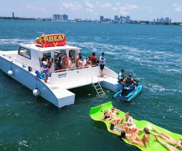 Miami: Jet Ski, Banana Boat, Catamarã e bebidas incluídas