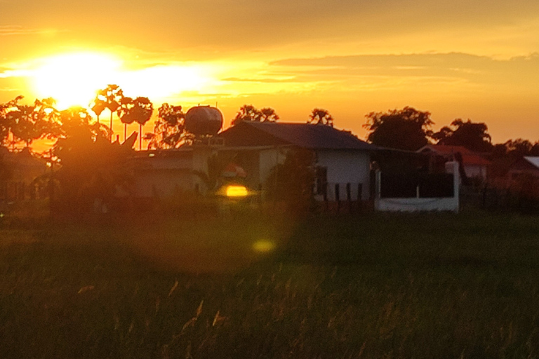 Kleingruppentouren zum Sonnenuntergang auf dem LandeDeine Touren sind inklusive Reiseleiter, Fahrrad, Tuk Tuk und Fahrer