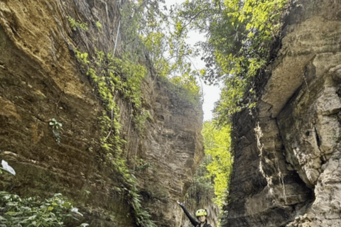 Kawasan Falls Canyoneering Transfers from Cebu with Lunch