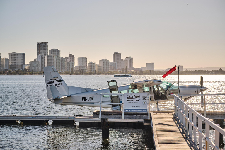 Perth: Scenic Seaplane Tour with Cheese Board &amp; ChampagnePerth: City Seaplane Flight with Picnic &amp; Champagne