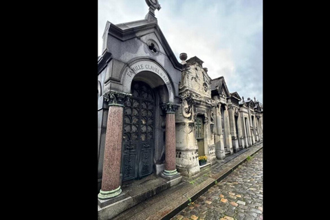 Montmartre for Art Lovers - Walking tour with Expert Guide Montmartre for Art Lovers - Fun walking tour with Billy.