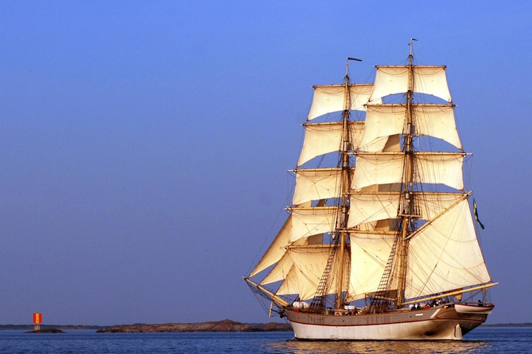 Stockholm: Historic Sailing Adventure on Traditional brig Full Day (7h)