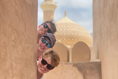Muscat: Nizwa & Birkat Al Mouz Private Full Day Tour