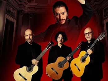 Barcelona, Spanien Gitarrtrio & flamencodans @Pignatelli slott