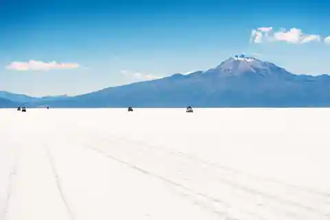 Uyuni: Excursión de 2 días al Salar de Uyuni y al Volcán Tunupa