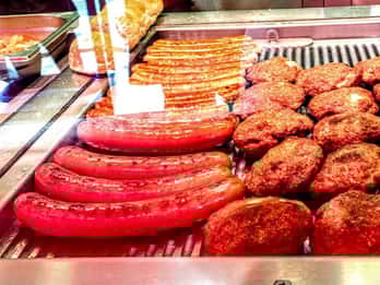 Berlin: Street Food Tour mit 10 Verkostungen