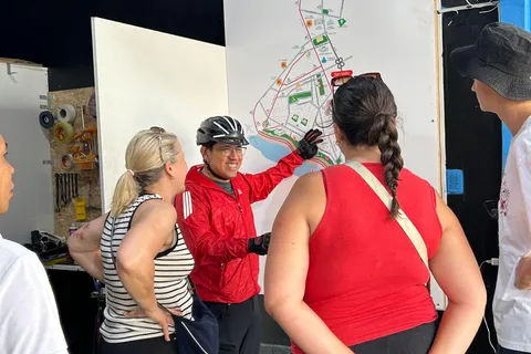 Lima: passeio turístico de bicicleta com degustações de comida e bebida
