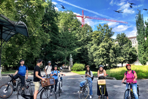 Zurich: Urban Bike Tour with a Local Guide