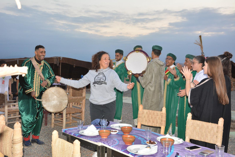 Magisch diner met show en kamelenrit in de woestijn van AgafayVan Marrakech