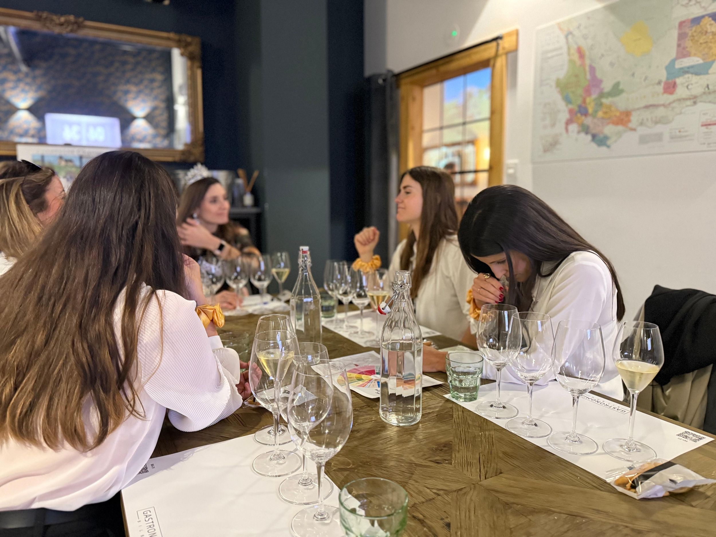 Weinprobe in Bilbao: Txakoli & Rioja mit einem Sommelier