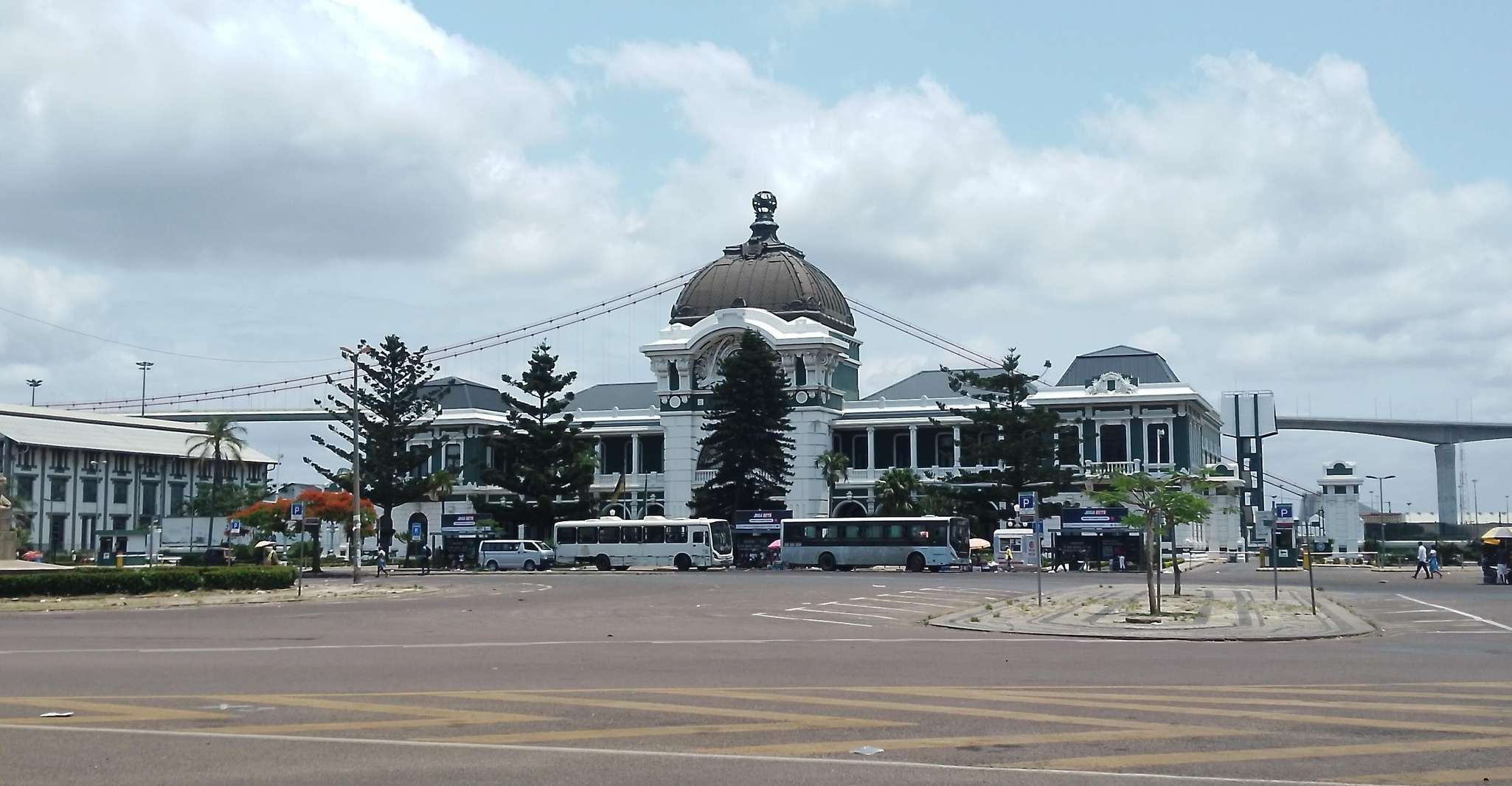 Maputo downtown walking tour - Housity