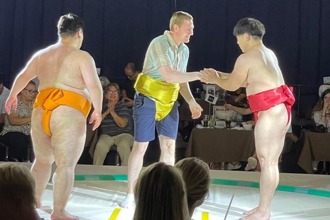 Osaka : Spectacle privé de Sumo et expérience complète avec Hot PotSpectacle privé avec repas chaud