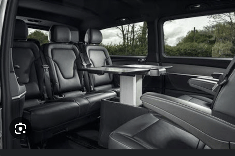 Manchester: Private Chauffeur-Driven Tour &amp; Transfer