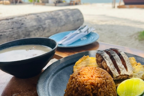 Cartagena: Isla Tierra Bomba strandclub:Dagpas met Lunch