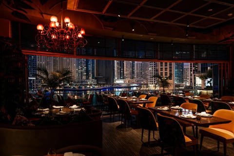 Dubai: 3 Course Dining Experience with Dubai Marina View