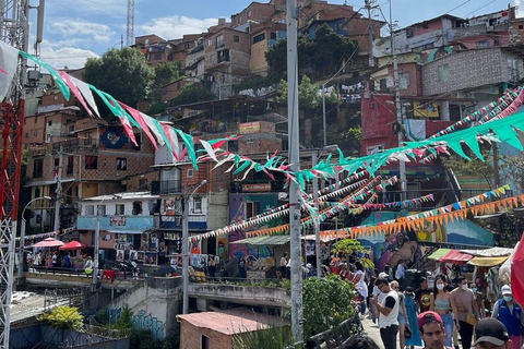 Medellin: Wycieczka po mieście z Comuna 13 i Graffiti Medellin