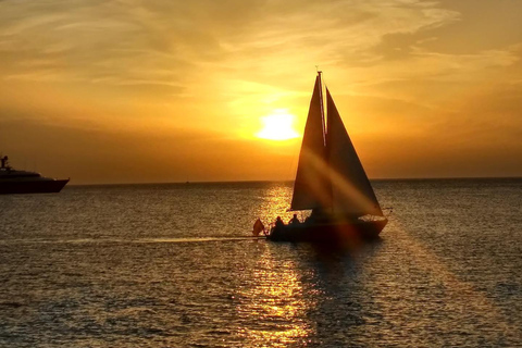 Porto: Tocht op een zeilboot gedeeld of privé (Sunset Option)Porto: Privétour op een zeilboot (ZONSONDERGANG OPTIE)