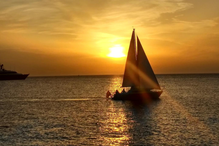 Porto: Tocht op een zeilboot gedeeld of privé (Sunset Option)Porto: Privétour op een zeilboot (ZONSONDERGANG OPTIE)