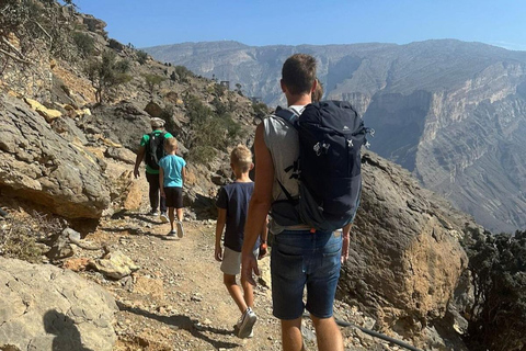 From Muscat: 2-Day Private Jebel Sham Tour with Hotel & Meal